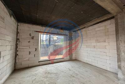 Casă individuală cu 10 camere cu Canalizare în Malu Mare - 25