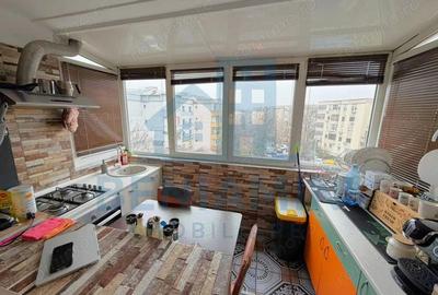 Apartament cu 3 camere semidecomandat în Calea București - 9