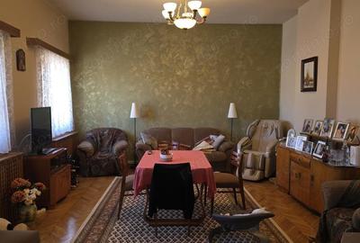 Vand apartament 4 camere dec. in Deva, ultracentrala (la 2 minute de Primarie), etaj 1, mobilat - 9