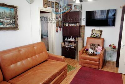Apartament 2 camere, semidecomandat, etaj 1, Maratei 4