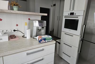 Calea Calarasilor, Vis-a-vis de Universitatea Hyperion - 13