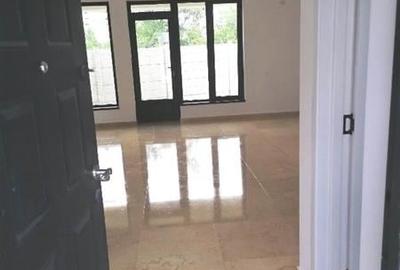 Case Individuale cu curte privată în Zona Cartierul Latin -  175000E-t - 3