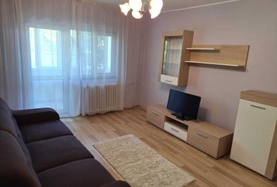 Apartament cu 2 camere decomandat în Văcăresti
