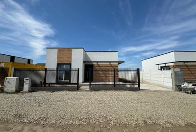 Casă cu 3 Dormitoare + Living, Teren de 445 mp în Comuna Berceni - 2