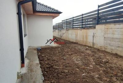 Casa individuala semifinisata in Corusul. Su.120 mp pe teren de 726 mp. Detine C - 16