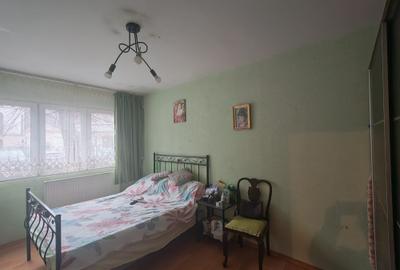 Apartament cu 3 camere semidecomandat în Berceni - 5