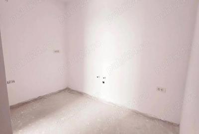 Apartament cu 3 camere decomandat în Seaca - 12