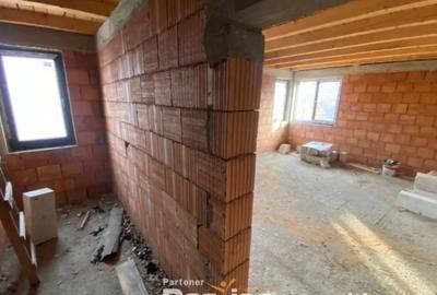 Casă cu 7 camere cu Teren 500 Mp în Ciritei - 3