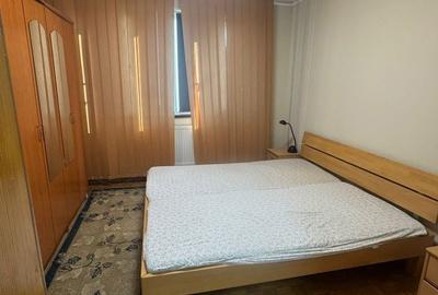 Apartament cu 4 camere semidecomandat în Central