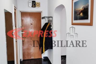Apartament cu 2 camere decomandat în 1 Decembrie 1918