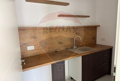 Spațiu comercial, de 70 mp, în Central - 6