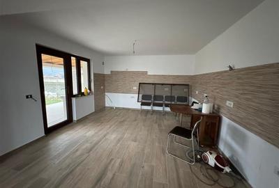 Vila deosebita Parter + Mansarda de vanzare in Odobesti - 7
