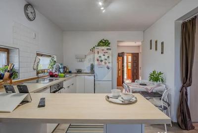 Casă cu 7 camere cu Garaj în Colonia 1 Mai - 12