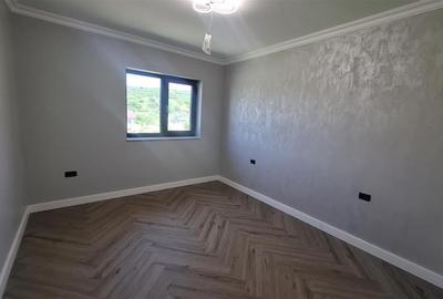 Casă individuală cu 3 camere cu Canalizare în Tomești - 3