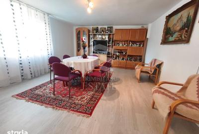 Casă cu 5 camere cu Teren 800 Mp în Central - 9