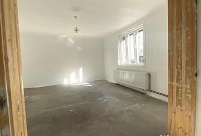 Apartament cu 3 camere semidecomandat în Traian - 4