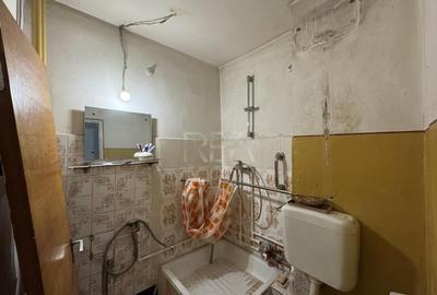 Apartament cu 4 camere decomandat în Turda - 11