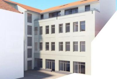 Casă cu 7 camere cu Teren 100 Mp în Central