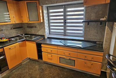 Apartament 3 camere et.1 vedere stradala birou,locuinta in Piata Alba Iulia,B-dul Decebal,sec.3,Buc. - 5