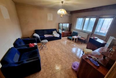 Apartament cu 2 camere semidecomandat în Inel II