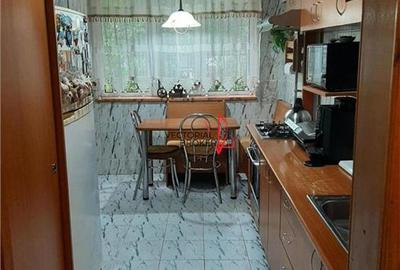 Apartament cu 4 camere semidecomandat, mobilat în Titan - 1