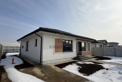 Casă individuală cu 4 camere cu Canalizare în Dragomirești-Deal - 2