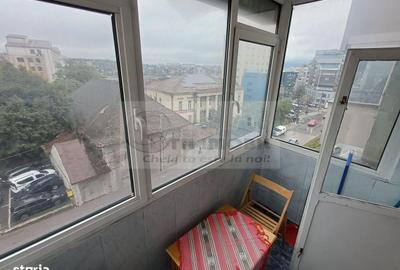 Apartament cu 3 camere decomandat, mobilat în Independenței