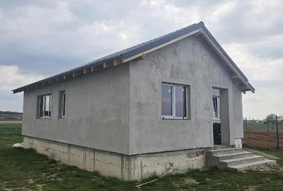 Casă cu Teren 500 Mp în Central