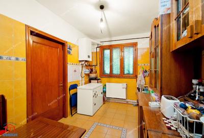 Casă individuală cu 3 camere cu Canalizare în Ultracentral - 6