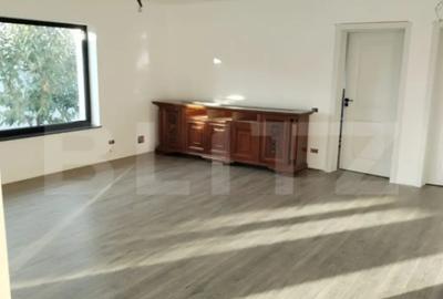 Casă cu 4 camere cu Teren 1000 Mp în Central