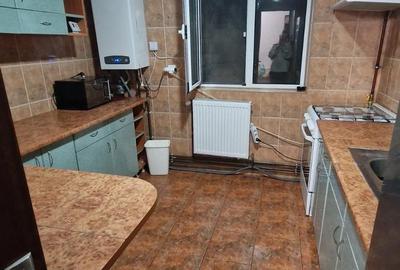 Apartament cu 3 camere semidecomandat în Central - 2
