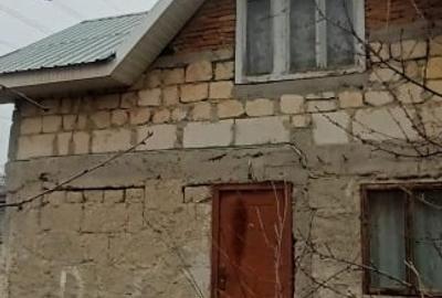 Casă individuală cu 2 camere cu Teren 780 Mp în Clociov - 3