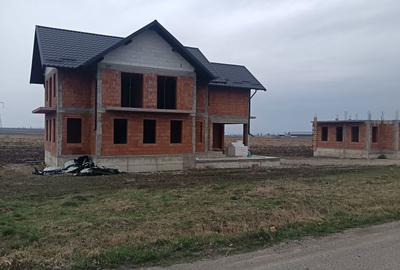 Casă cu 4 camere în Fălticeni - 1