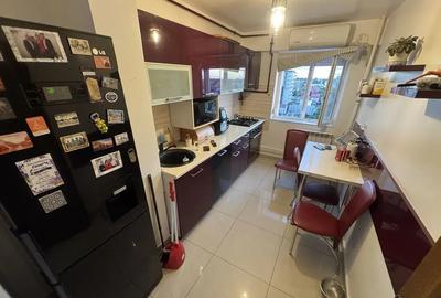 Apartament cu 3 camere decomandat, mobilat în Km 4 - 7