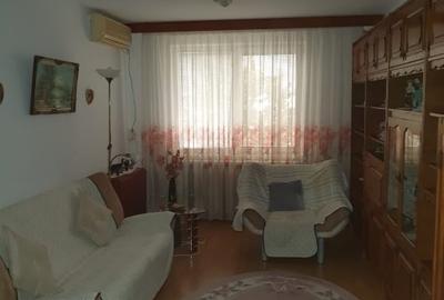 Particular, vand apartment 3 camere, zon Teiul  Doamnei, 1986, ei.5/8 - 5