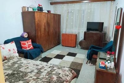 Pantelimon, Ritmului, stradal 8 din 10 dec 33mp vedere pe spate bloc 1981 reab term mob utilata - 3