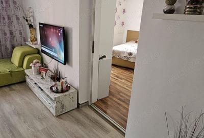 Vand apart. 4 cam. ,centrala proprie , zona Boul Rosu - Malul Mures - Pret redus - 5