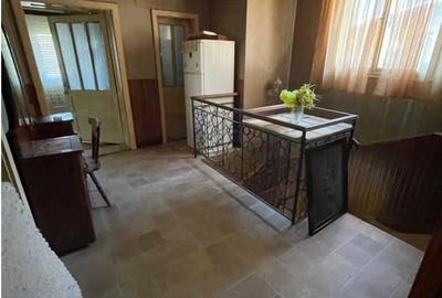 Casă individuală cu 4 camere cu Teren 100 Mp în 14 Mai - 2