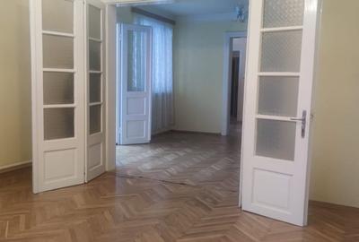 Casa Sacele, pozitionata intr-o zona linistita si buna - 8