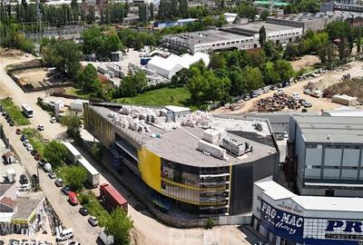Spațiu comercial, de 100 mp, în Central