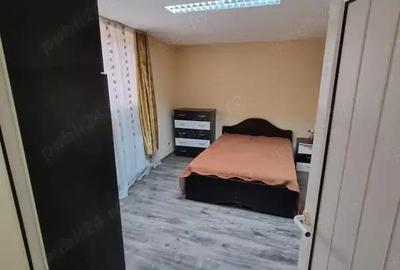 A 34 Proprietarul vinde apart 2 cam demisol strada George Bacovia mobilat ,utilat ,cu centrala ,, A 34 Proprietarul vinde apart 2 cam demisol strada George Bacovia mobilat ,utilat ,cu centrala ,, - 2