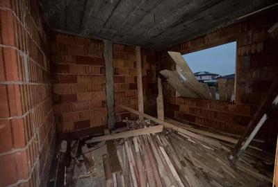 Casă cu 4 camere cu Canalizare în Chișoda - 12