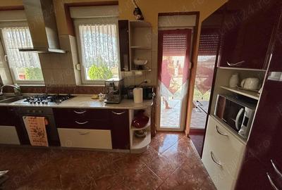 Vand vila Simand,jud.Arad, 1.800 mp, moderna,toate utilitati(incl.gaz),an constr.2010 - 9