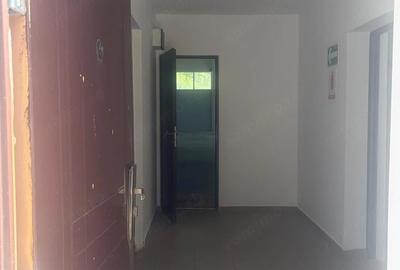 Spațiu comercial, de 300 mp, în Central - 14