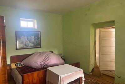 Vând cotă de 85% casă bătrânească -Com. Liebling - 12