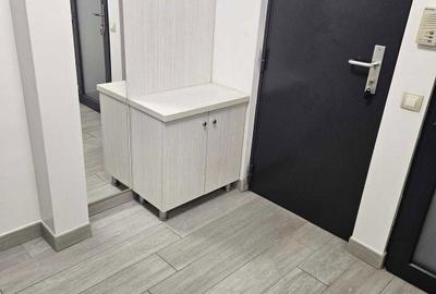 Apartament cu 2 camere decomandat în Rovine