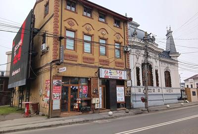 2 spații/apartamente – câte un etaj integral  ,în insulă/intersecție,la  Smith - 4