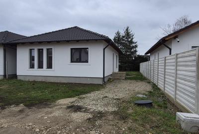 Casă cu 3 camere în Oșorhei