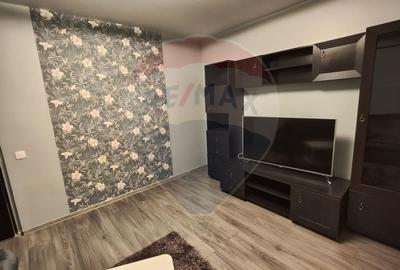 Apartament cu 2 camere decomandat în 1 Mai - 2