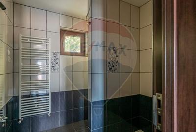 VILA! Investitie - pretabil pensiune SINAIA- zona apreciata turistic! - 13